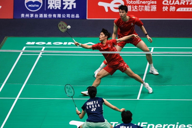 Tay vợt Trung Quốc bị thẻ đỏ vì mất thời gian vệ sinh