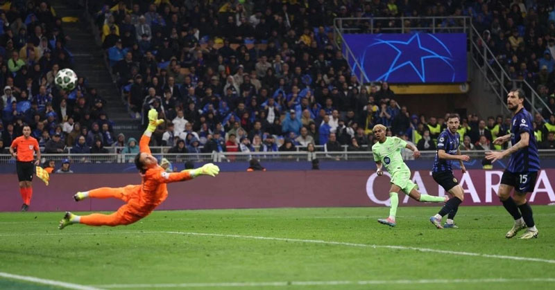 Yann Sommer xuất sắc giúp Inter vào chung kết Champions League
