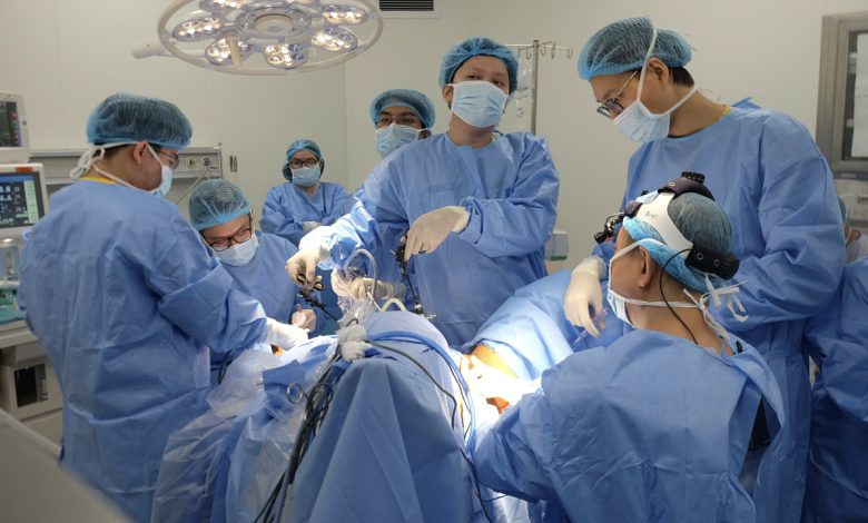 Cô gái 24 tuổi được phẫu thuật trả lại giới tính nữ thành công
