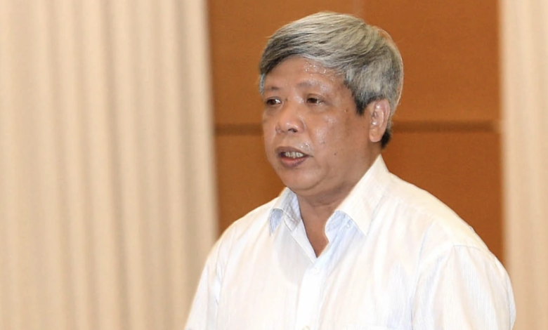 Cựu thứ trưởng Nguyễn Linh Ngọc ra tòa vì vụ khai thác đất hiếm trái phép