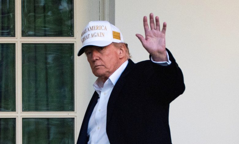 Trump ủng hộ tăng thuế với người giàu để hỗ trợ thu nhập thấp