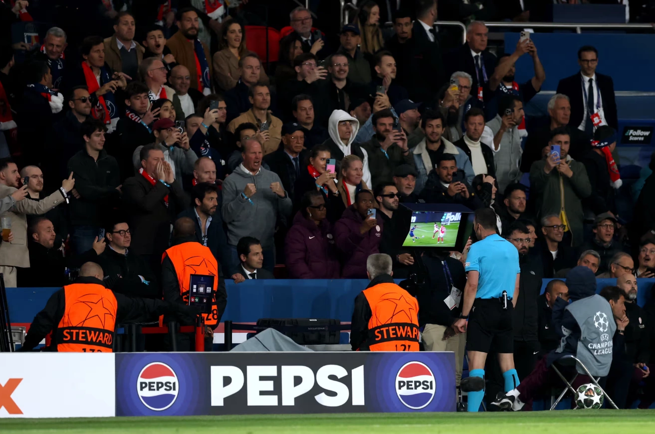 PSG trải qua 6 phút kịch tính trước Arsenal tại Champions League