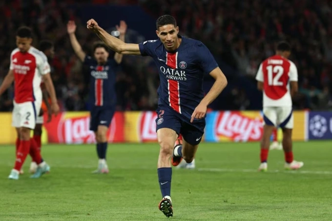 HLV Enrique biến PSG thành ứng cử viên vô địch Champions League