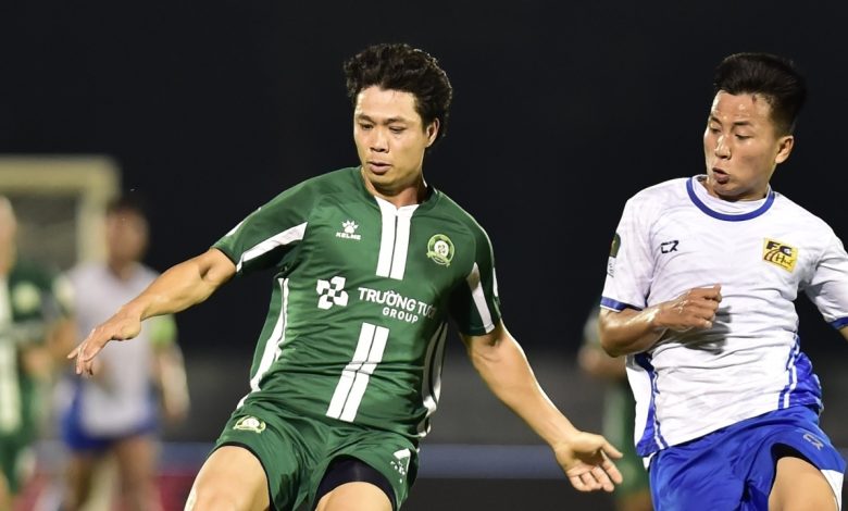 Công Phượng tỏa sáng với kiến tạo, Bình Phước thắng Huế 2-1