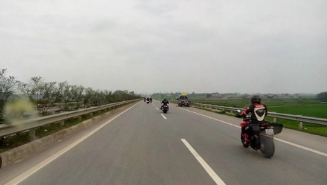 Có nên thí điểm môtô vào cao tốc để đảm bảo an toàn?