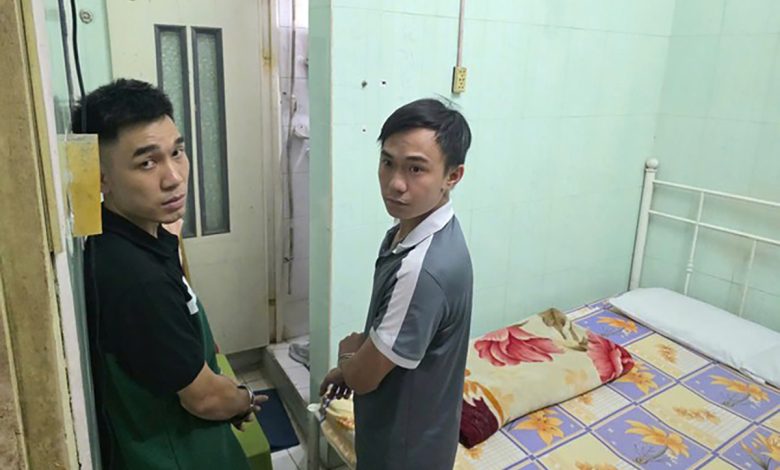 Cướp 16 cây vàng từ nữ chủ nhà nghỉ ở Hà Nội