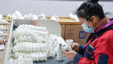 Giá cầu lông tăng phi mã ở Trung Quốc khiến người chơi chùn chân