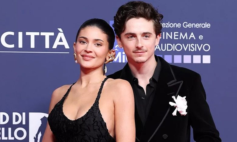 Timothée Chalamet và Kylie Jenner lần đầu xuất hiện thảm đỏ cùng nhau