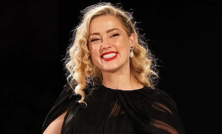 Amber Heard chào đón cặp sinh đôi trong Ngày của Mẹ 2025