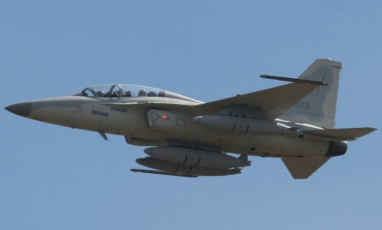 Hàn Quốc phát triển FA-50 một chỗ ngồi cạnh tranh F-16 giá rẻ.