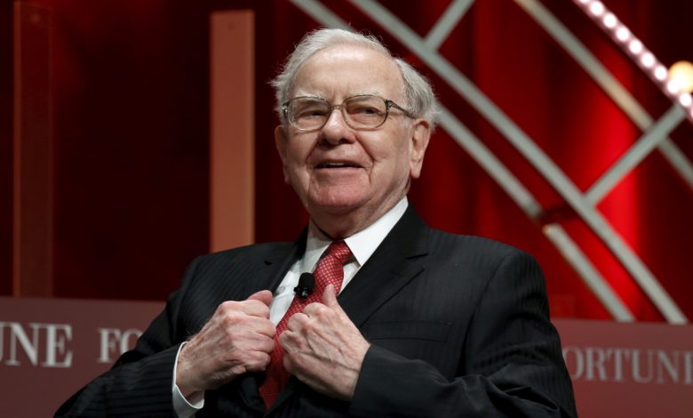 Warren Buffett tiếp tục giữ chức Chủ tịch Berkshire Hathaway