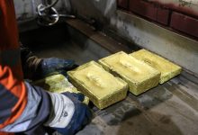 Giá vàng thế giới tăng mạnh do nhu cầu trú ẩn và USD yếu.