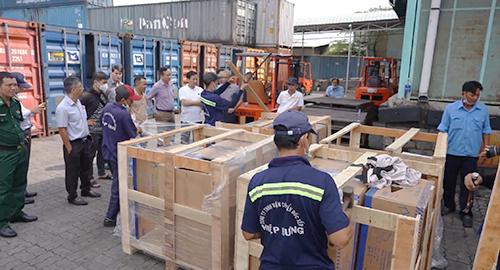 Bắt giữ gần 400.000 bao thuốc lá trong container xuất khẩu đi Australia