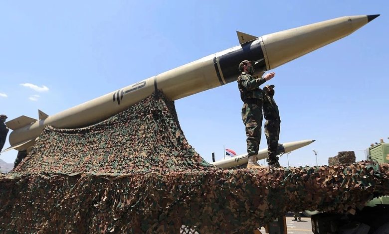 Houthi tiếp tục tấn công tàu Israel bất chấp lệnh ngừng bắn với Mỹ