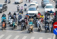 Cần Xem Xét Mức Phạt Dừng Đèn Đỏ Quá Vạch