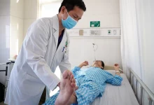 Thay khớp gối: Giải pháp cho người thoái hóa khớp lâu năm