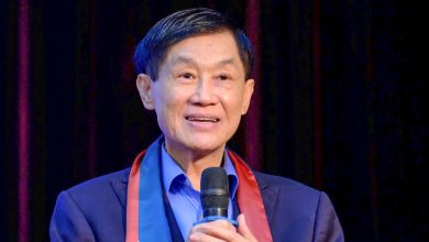 Ông Johnathan Hạnh Nguyễn khuyên sinh viên phát triển tư duy sáng tạo
