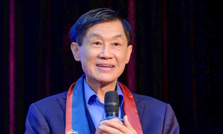 Ông Johnathan Hạnh Nguyễn khuyên sinh viên phát triển tư duy sáng tạo