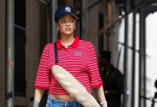 Rihanna lấn sân thời trang với túi hình bánh mì Pháp ấn tượng