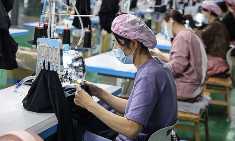 Ước mơ có hai ngày nghỉ cuối tuần của người lao động Trung Quốc