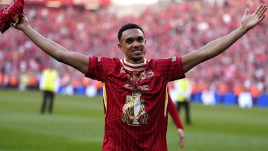 Carragher chỉ trích Alexander-Arnold vì quyết định gia nhập Real Madrid