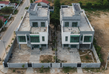 Khó khăn sống cô độc trong biệt thự triệu đô