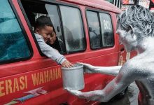 Những người trẻ làm nhân tượng giữa Jakarta để kiếm sống