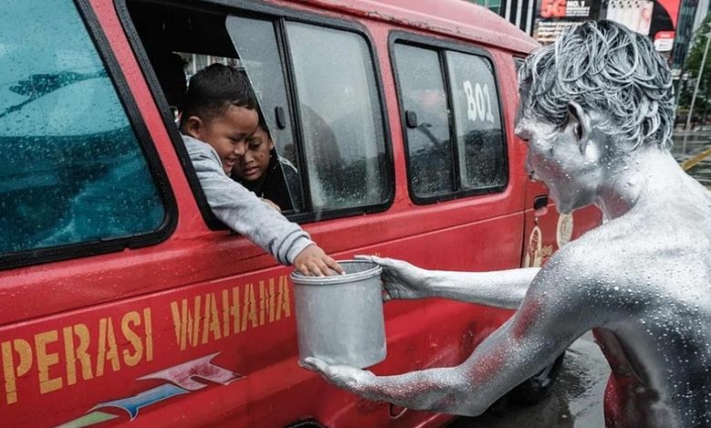 Những người trẻ làm nhân tượng giữa Jakarta để kiếm sống