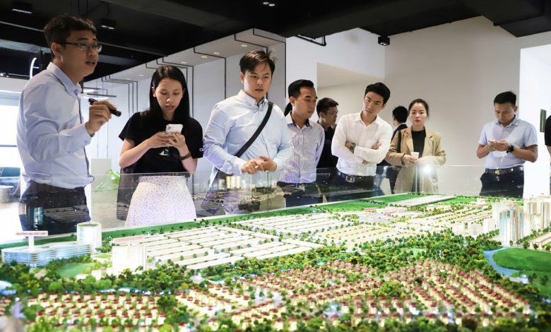 Chủ đầu tư bất động sản đẩy mạnh bán hàng quý II/2025