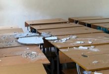 Sập vữa trần lớp học, phụ huynh trường Thanh Quan lo lắng