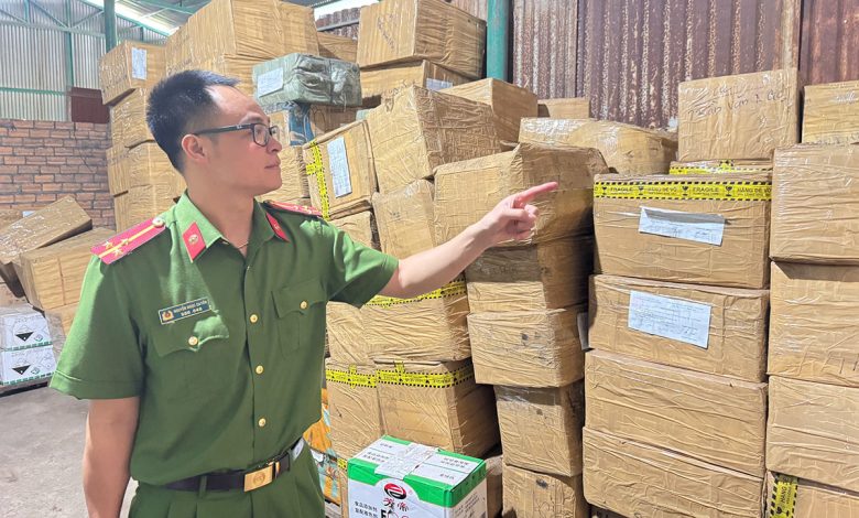 Khởi tố 2 người buôn lậu thuốc làm chín sầu riêng trị giá 97 tỷ đồng
